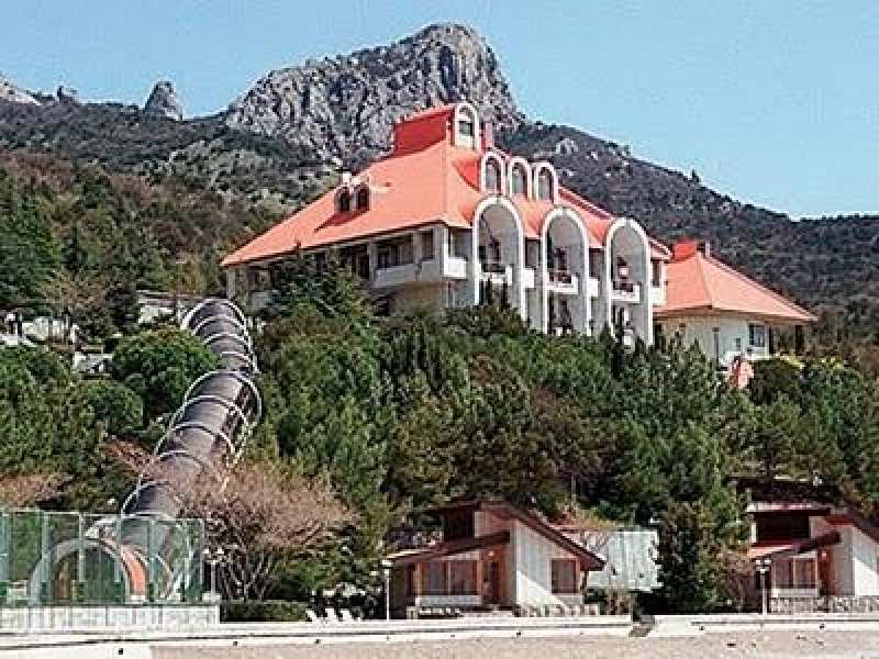 В 38 миллионов Очередной ремонт дачи Януковича в Крыму обойдется..